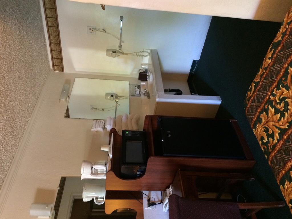 Townhouse Motel Sanger Buitenkant foto